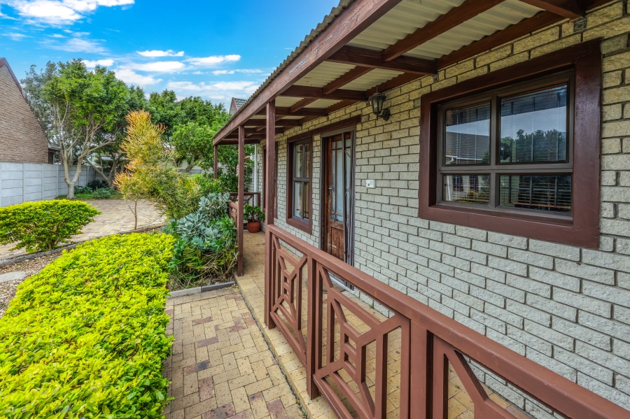 3 Bedroom Property for Sale in Jakarandas Western Cape